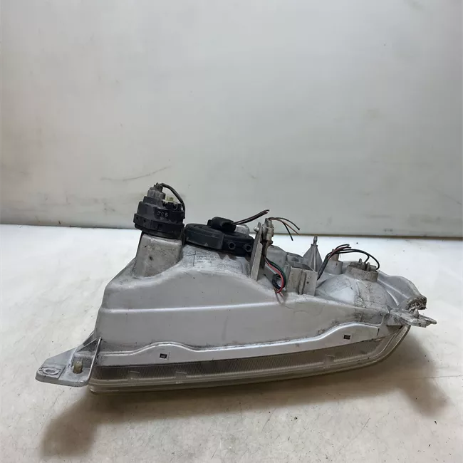 Proiettore con regolatore altezza destro