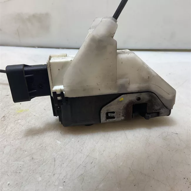 Serratura porta anteriore destra