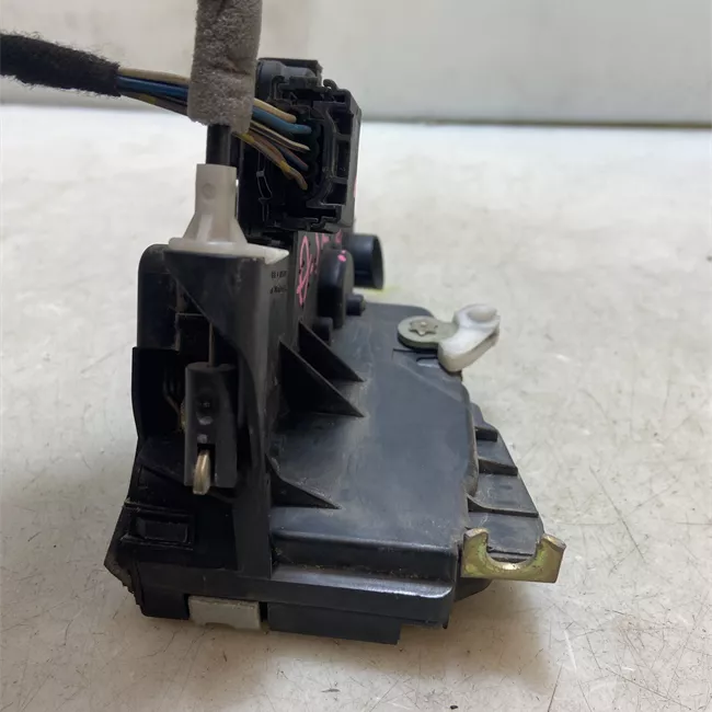 Serratura porta anteriore sinistra