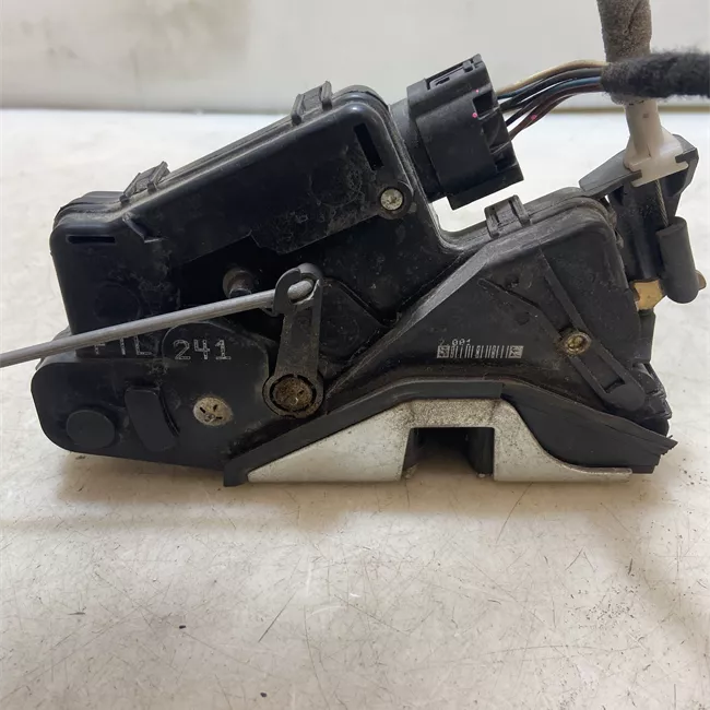 Serratura porta anteriore sinistra