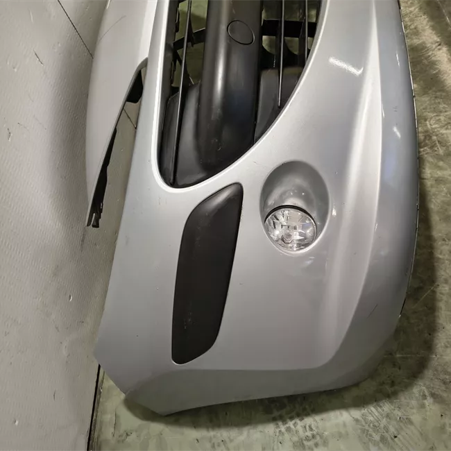 Paraurti anteriore con primer