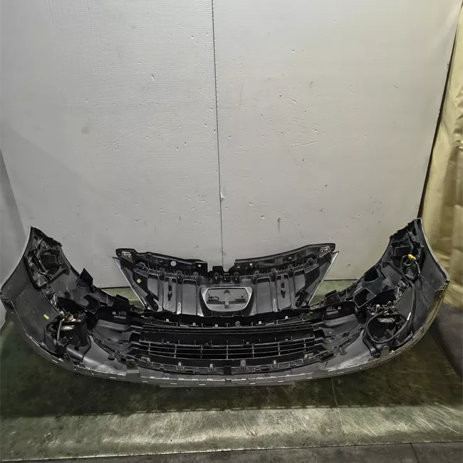 Paraurti anteriore con primer