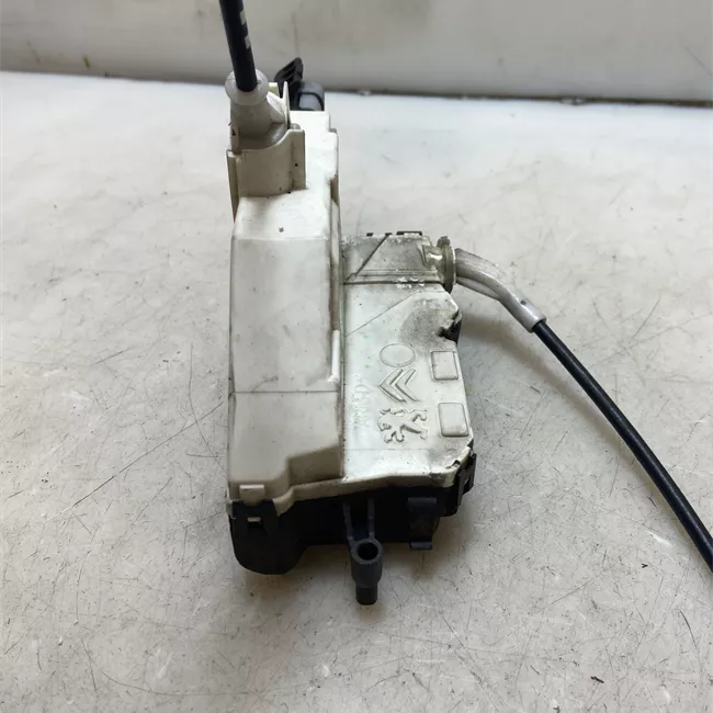 Serratura porta anteriore destra