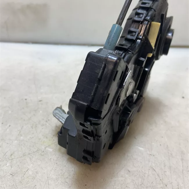 Serratura porta anteriore destra