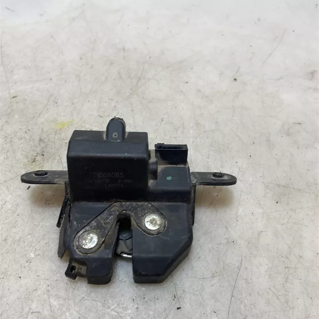 Serratura portello posteriore