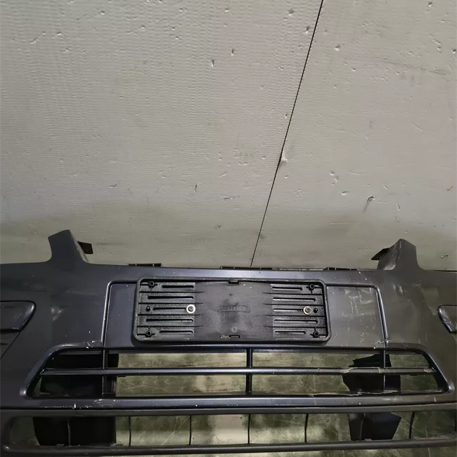 Paraurti anteriore con primer