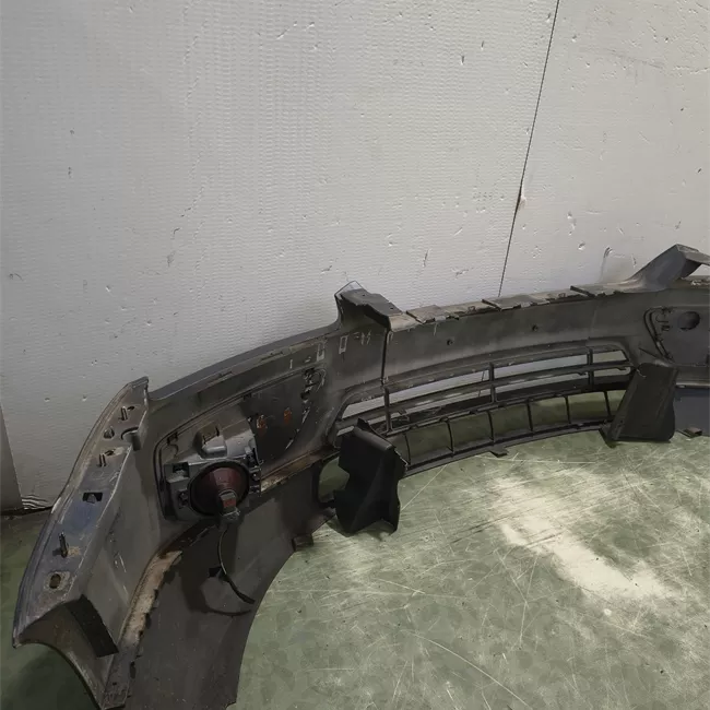 Paraurti anteriore con primer