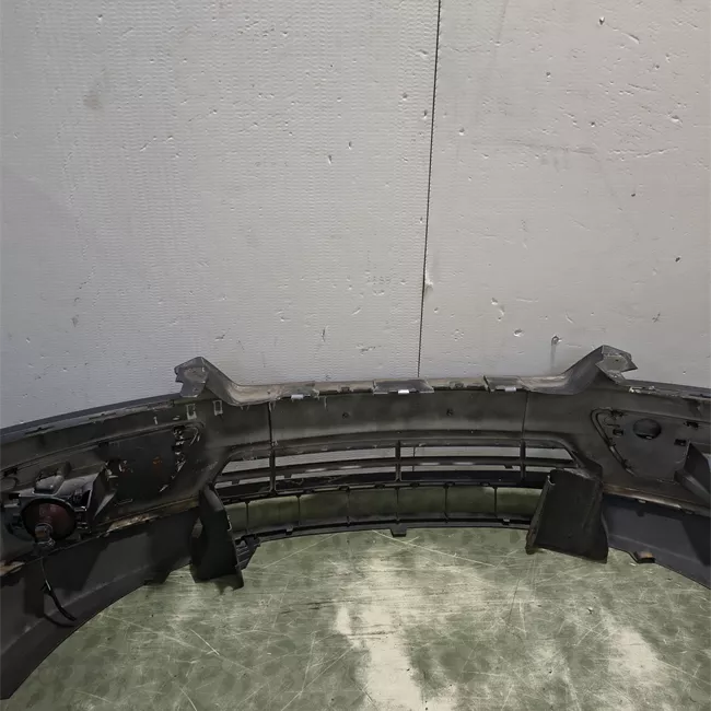 Paraurti anteriore con primer