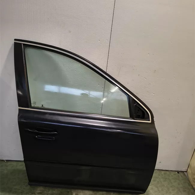 Porta anteriore destra