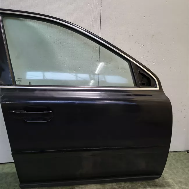 Porta anteriore destra