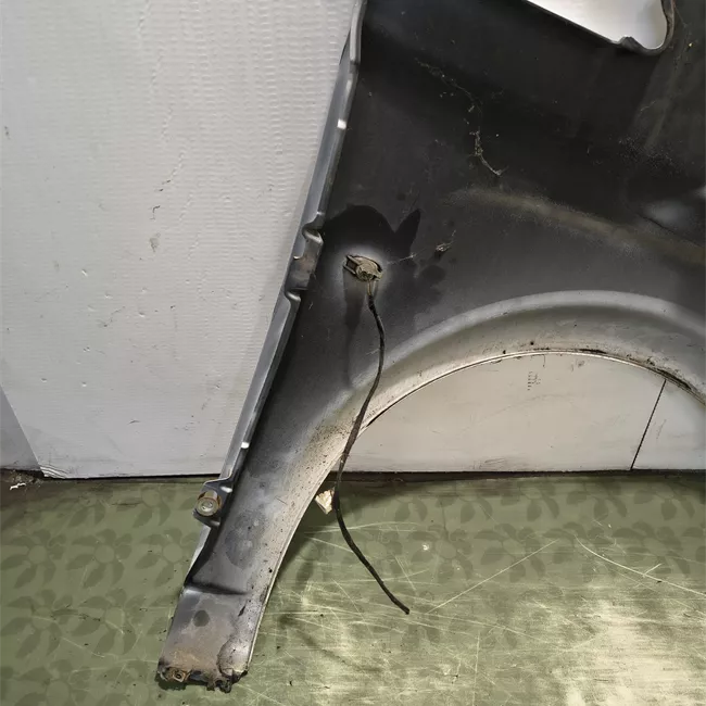 Parafango anteriore sinistro