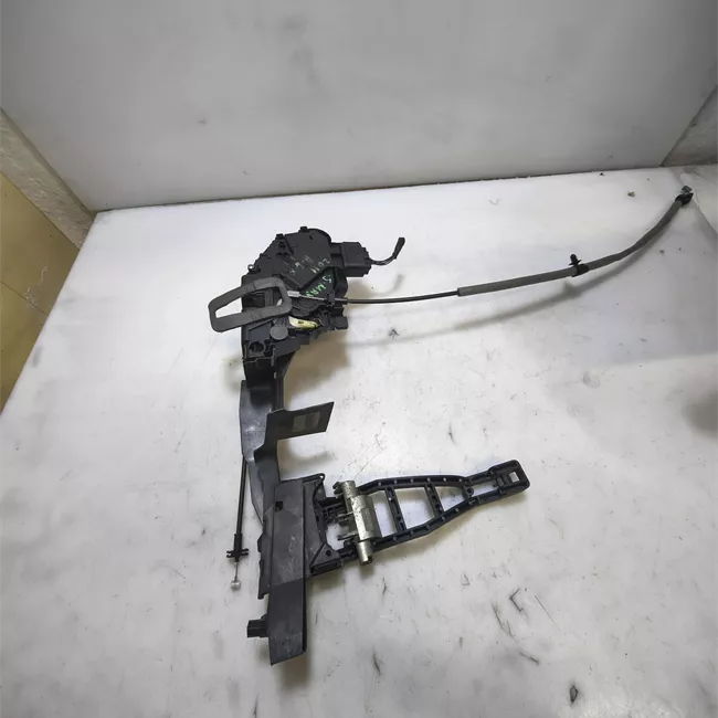 Serratura porta anteriore destra