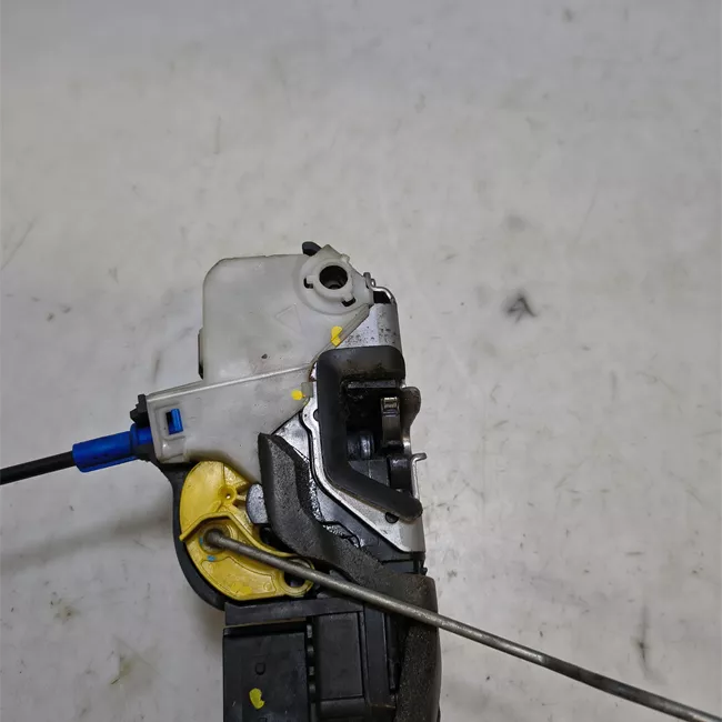 Serratura porta anteriore sinistra