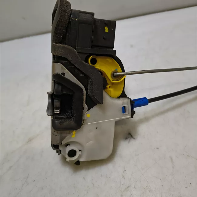 Serratura porta anteriore sinistra