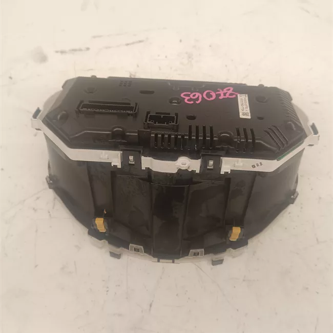 Quadro strumenti completo con cruise control