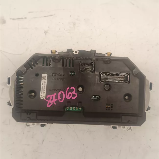 Quadro strumenti completo con cruise control