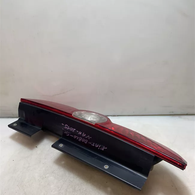 Fanale posteriore sinistro