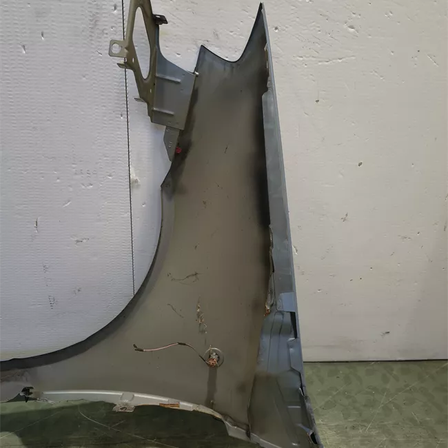 Parafango anteriore destro