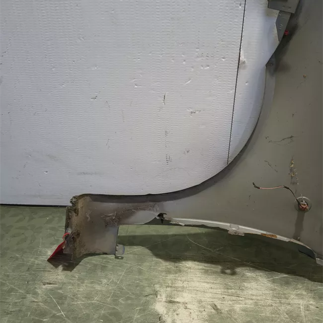 Parafango anteriore destro