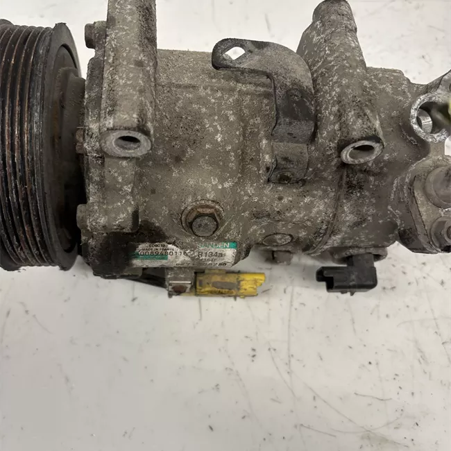 Compressore aria condizionata rotazionale