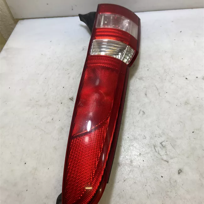 Fanale posteriore sinistro 11/04<