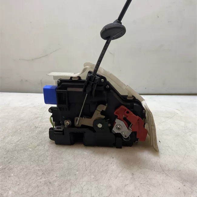 Serratura porta anteriore destra