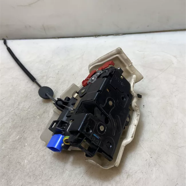 Serratura porta anteriore destra