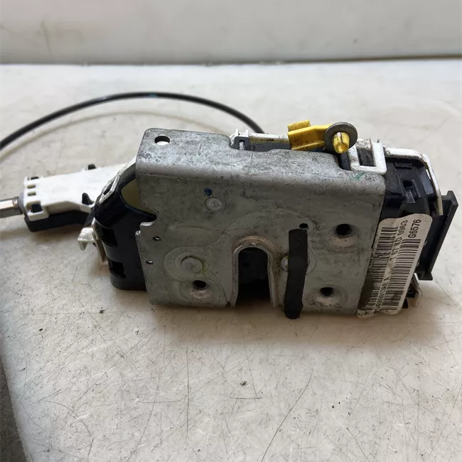 Serratura porta anteriore sinistra