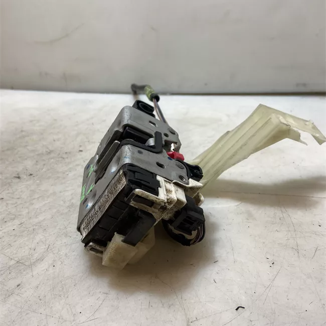 Serratura porta anteriore destra con speed sensitive power locks