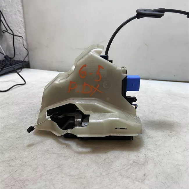 Serratura porta posteriore destra