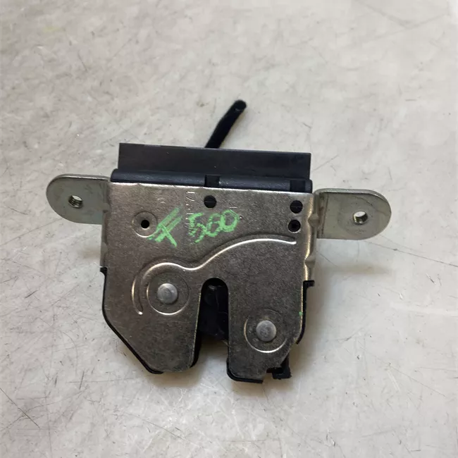 Serratura portello posteriore con chiusura czta/aggancio