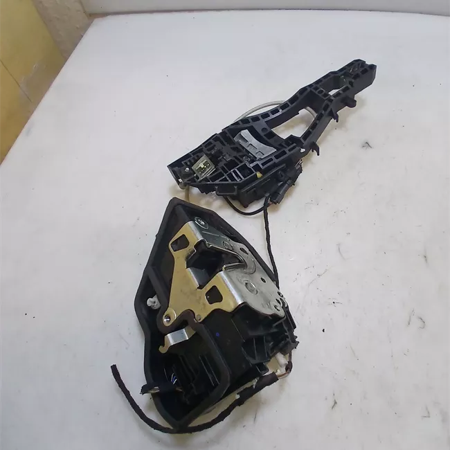 Serratura porta anteriore destra