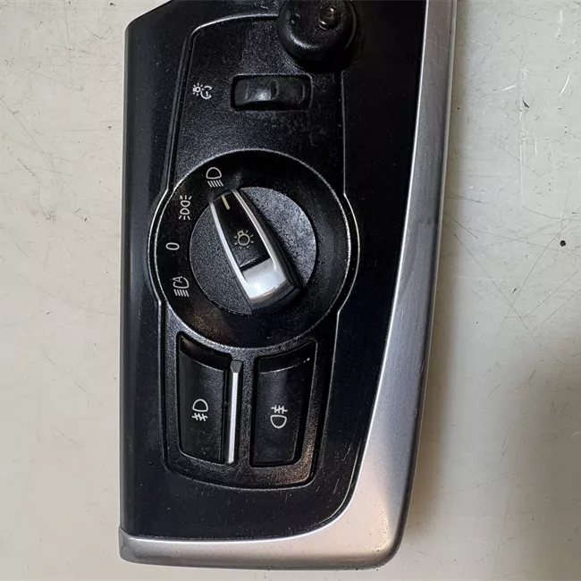 Interruttore blocco comando luci