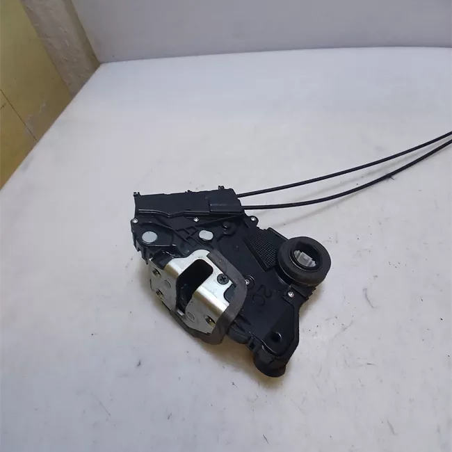 Serratura porta anteriore destra