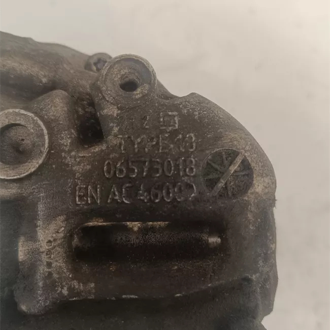 Compressore aria condizionata rotazionale