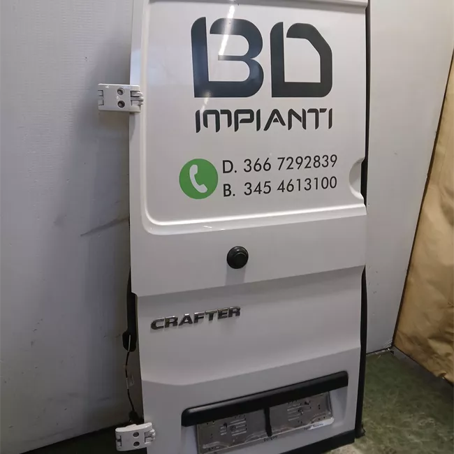 Porta carico posteriore a battente sinistra Lamierata