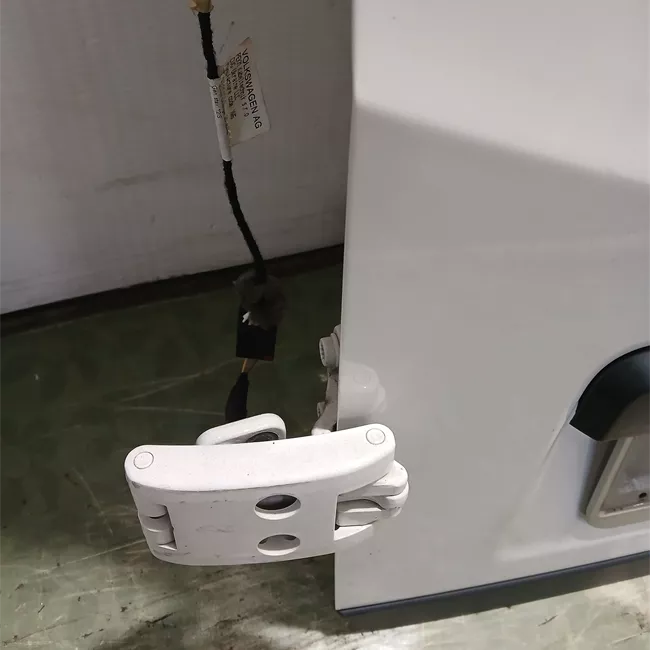 Porta carico posteriore a battente sinistra Lamierata