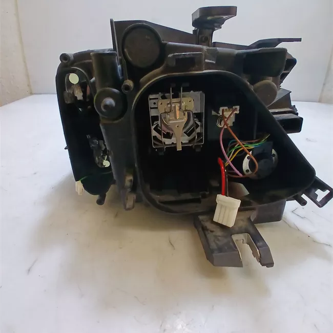 Proiettore sinistro Xeno