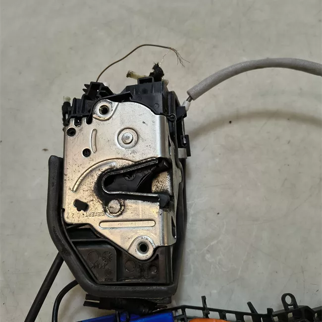 Serratura porta posteriore destra