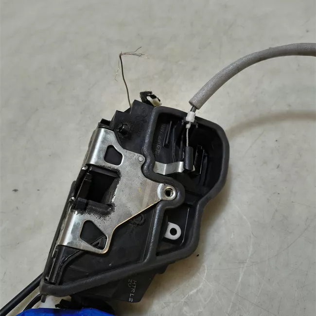 Serratura porta posteriore destra