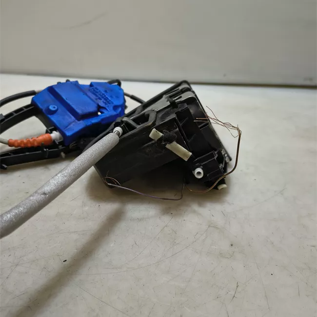 Serratura porta posteriore destra