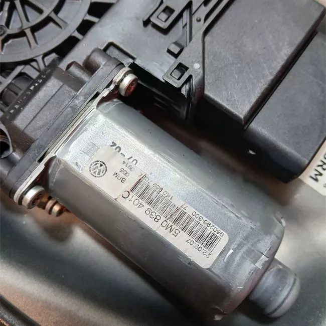 Alzacristallo elettrico porta posteriore sinistro