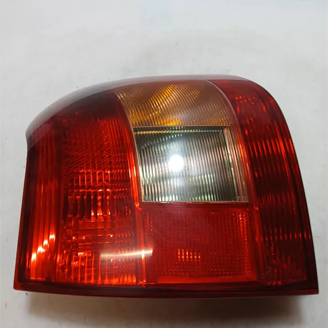 Fanale posteriore sinistro 05-04<