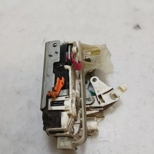 Serratura porta anteriore sinistra