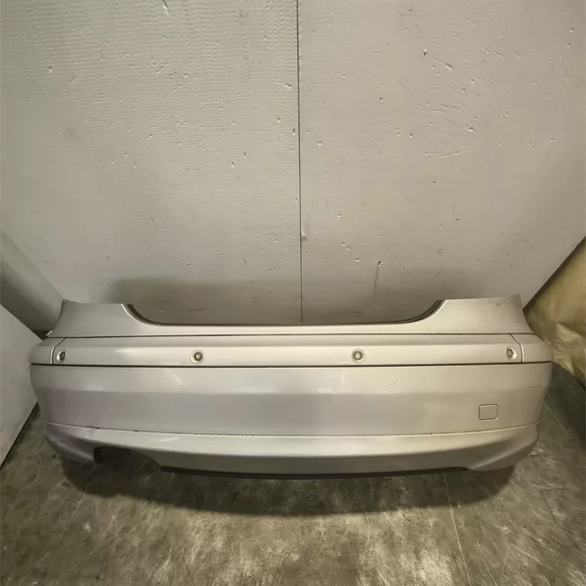 Paraurti posteriore con sensori parcheggio primer