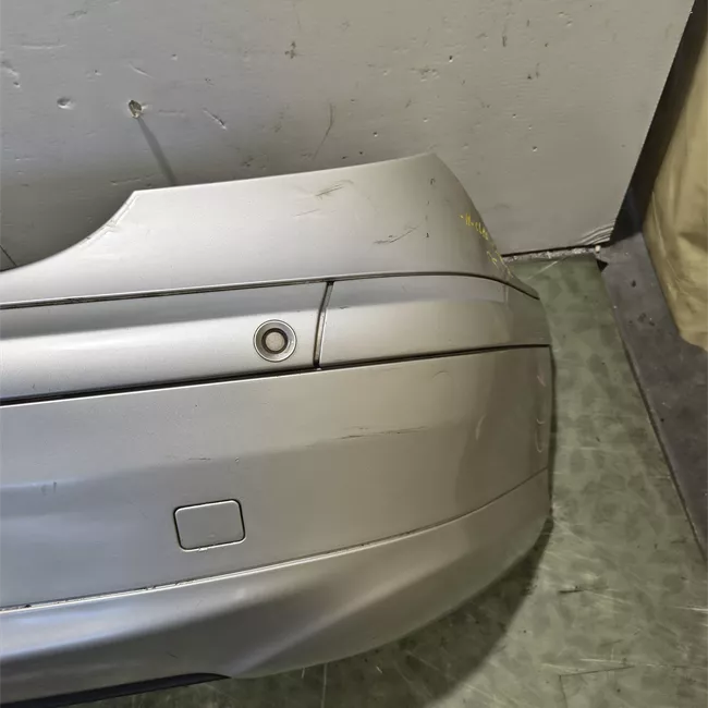 Paraurti posteriore con sensori parcheggio primer