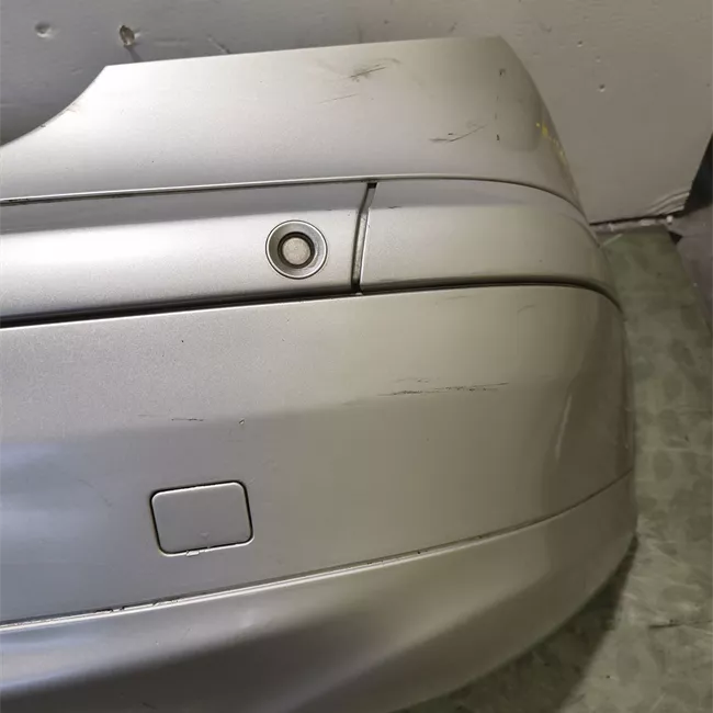 Paraurti posteriore con sensori parcheggio primer