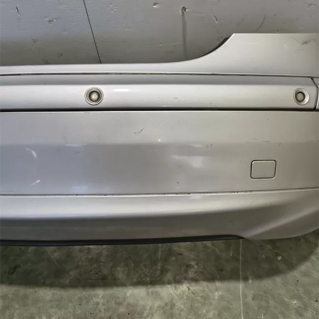 Paraurti posteriore con sensori parcheggio primer