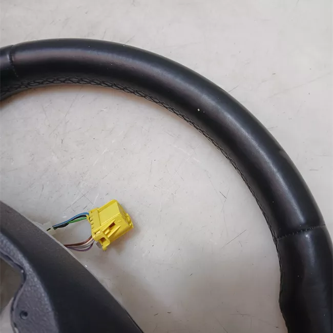 Volante Pelle multifunzione con regolazione velocità tiptr nero