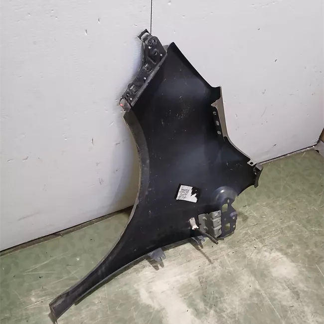 Parafango anteriore destro